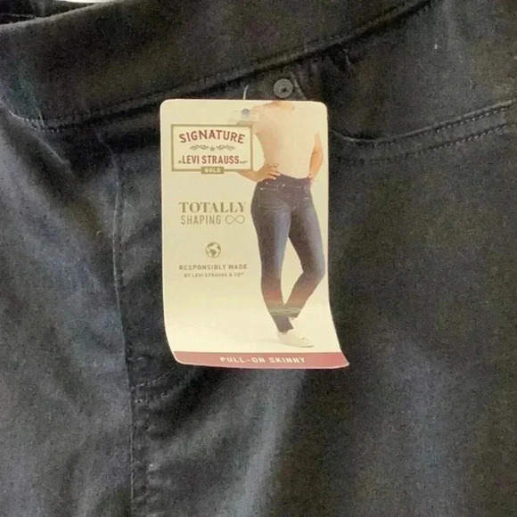 NWT Signature by Levi Strauss Pull-On Skinny Jeans - Picture 7 of 7